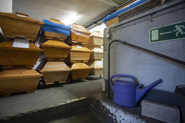 Deutschland, Sachsen, Städtisches Bestattungswesen Meißen GmbH, Krematorium, Särge stapeln sich durch Corona, 14.01.2021