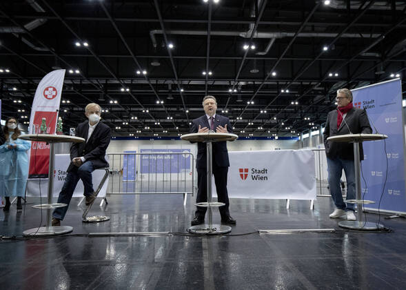 News Themen der Woche KW02 News Bilder des Tages Messe Wien: Start Großimpfaktion