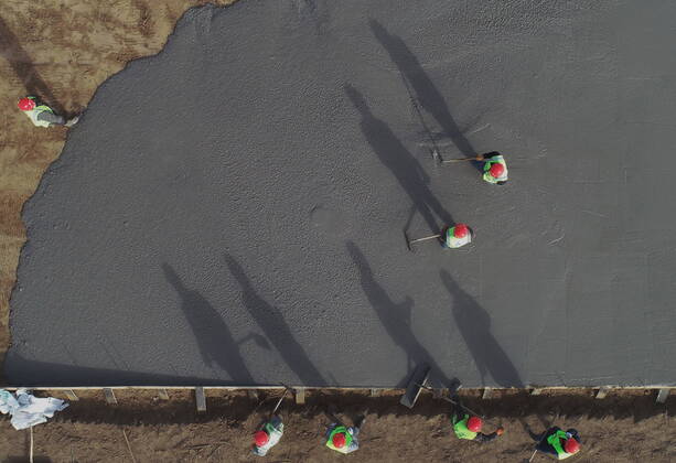 (210115) -- SHIJIAZHUANG, Jan. 15, 2021 (Xinhua) -- Aerial photo taken on Jan. 15, 2021 shows the construction site of a centralized medical observation center in Shijiazhuang, capital of north China s Hebei Province. As part of the measures to cope with the recent COVID-19 resurgence, authorities in Shijiazhuang have rushed to build a new isolation center with a designed capacity of 3,000 rooms in Zhengding County. Close contacts and sub-close contacts of confirmed COVID-19 patients will be placed under medical observation in the new center, which will cover a total area of about 33.3 hectares, according to the housing and urban-rural development bureau of Shijiazhuang. With an area of 18 square meters, each room will be equipped wit  - ZUMAHIJI XxjpbeE007302_20210115_PEPFN0A001 Copyright: xYangxShiyaox