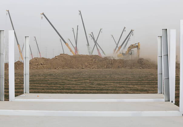 (210115) -- SHIJIAZHUANG, Jan. 15, 2021 (Xinhua) -- Photo taken on Jan. 15, 2021 shows the construction site of a centralized medical observation center in Shijiazhuang, capital of north China s Hebei Province. As part of the measures to cope with the recent COVID-19 resurgence, authorities in Shijiazhuang have rushed to build a new isolation center with a designed capacity of 3,000 rooms in Zhengding County. Close contacts and sub-close contacts of confirmed COVID-19 patients will be placed under medical observation in the new center, which will cover a total area of about 33.3 hectares, according to the housing and urban-rural development bureau of Shijiazhuang. With an area of 18 square meters, each room will be equipped with facil  - ZUMAHIJI XxjpbeE007312_20210115_PEPFN0A001 Copyright: xYangxShiyaox