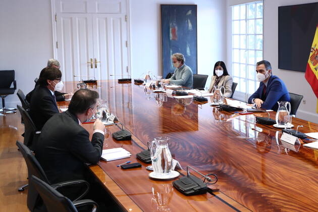 The President of the Government, Pedro Sanchez (1r), chairs the Coronavirus Monitoring Committee meeting in Madrid, Spain, on 15 January 2021. The meeting was also attended by the Minister of Territorial Policy and Public Function, Carolina Darias (2r), and the Minister of Health, Salvador Illa (2l). PRESIDENT OF THE GOVERNMENT;PEDRO SÃNCHEZ;MEETING;CORONAVIRUS MONITORING COMMITTEE;MADRID;MINISTER OF TERRITORIAL POLICY AND PUBLIC SERVICE;CAROLINA DARIAS;MINISTER OF HEALTH;SALVADOR ILLA;MONCOLA Moncloa 01 15 2021 Madrid (Spain) Madrid (Spain) Spain Copyright: xMoncloax 3518118
