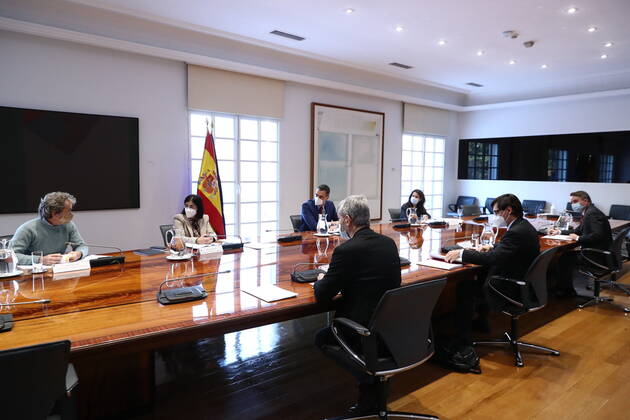 The President of the Government, Pedro Sanchez, chairs the Coronavirus Monitoring Committee meeting in Madrid, Spain, on 15 January 2021. The meeting was also attended by the Minister of Territorial Policy and Public Function, Carolina Darias, and the Minister of Health, Salvador Illa. PRESIDENT OF THE GOVERNMENT;PEDRO SÃNCHEZ;MEETING;CORONAVIRUS MONITORING COMMITTEE;MADRID;MINISTER OF TERRITORIAL POLICY AND PUBLIC SERVICE;CAROLINA DARIAS;MINISTER OF HEALTH;SALVADOR ILLA;MONCOLA Moncloa 01 15 2021 Madrid (Spain) Madrid (Spain) Spain Copyright: xMoncloax 3518125