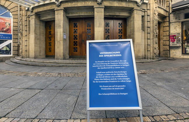 Schauspielbühnen und Kultur leiden unter der Corona-Pandemie. Das Alte Schauspielhaus in Stuttgart ist geschlossen. 15.01.2021, Deutschland, Baden-Württemberg, Stuttgart.