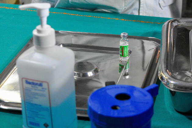 January 16, 2021, Kolkata, West Bengal, India: A vile of COVISHIELD.With urgent effect , COVID vaccination drives starts in India from 16th of January 2021.The vaccination progrmae are allotted exclusive to the frontline health workers in its first phase of vaccine drive. As of now, COVISHIELD and COVAXIN has been approved by Indian government for use for vaccination. Kolkata India - ZUMAc211 20210116_zip_c211_010 Copyright: xDebarchanxChatterjeex