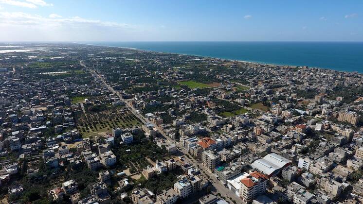 January 16, 2021, Deir Al-Balah, Gaza Strip, Palestinian Territory: This picture taken on January 16, 2021, shows an aerial view of the Deir al-Balah refugee camp in the central Gaza Strip, during a complete closure amid the spread of the Coronavirus COVID-19. In the Sixth week after the Ministry of Interior in Gaza City announced the comprehensive closure on Friday and Saturday of every week after the increase in cases infected with Coronavirus Deir Al-Balah Palestinian Territory - ZUMAap3_ 20210116_zaf_ap3_072 Copyright: xAshrafxAmrax