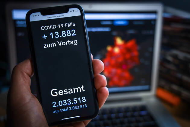 Coronavirus in Deutschland - Covid-19-Dashboard des Robert Koch-Institut 17.01.2021: Robert Koch-Institut: COVID-19-Fälle 2.033.518. Zugang um 13.882 gegenüber dem Vortag.
