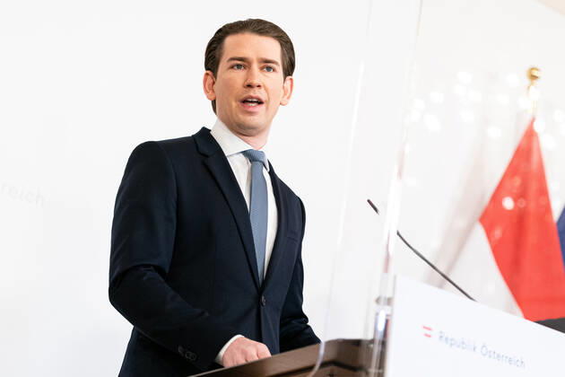 Wien 17.01.2021, Bundeskanzleramt, Wien, AUT, Bundesregierung, Pressekonferenz Aktuelles zu Corona zu neuen Massnahmen und Lockdown-Verlaengerung, im Bild Sebastian Kurz (OeVP) during a press conference News about corona on new measures and lockdown extension at the federal chancellery in Vienna, Austria on 2021 01 17.