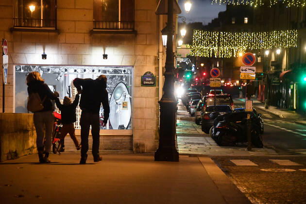 Couvre feu avance a 18h - Paris Â· France NEWS : Couvre feu avance a 18h - Paris - 17 01 2021 LionelUrman Panoramic 