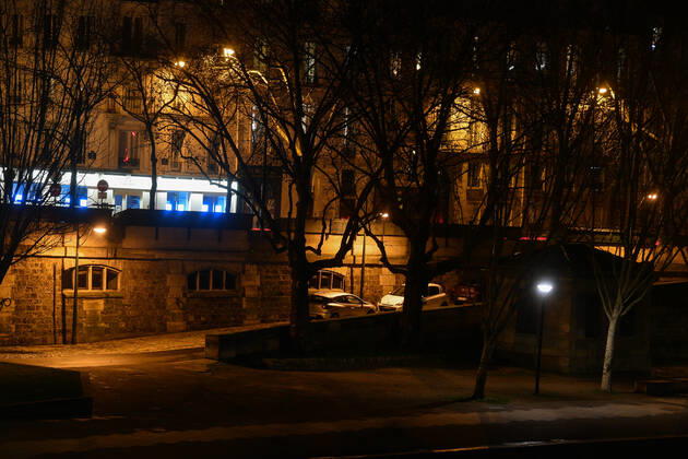 Couvre feu avance a 18h - Paris Â· France NEWS : Couvre feu avance a 18h - Paris - 17 01 2021 LionelUrman Panoramic 
