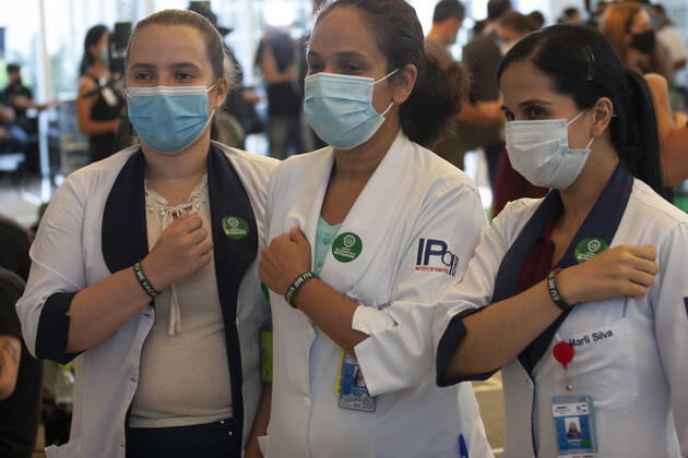 First COVID-19 Vaccinations in Brazil First COVID-19 Vaccinations in Brazil. January 17, 2021, Sao Paulo, Brazil: Front line health workers and doctors take Coronavac (COVID-19 vaccine) on the first day of vaccines in Brazil in Sao Paulo city. First COVID-19 Vaccinations in Brazil  Copyright: xLecoxVianax