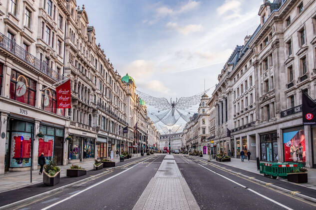 January 17, 2021, London, United Kingdom: A general view of Regent street in London almost empty. Latest Covid-19 lockdown slams UK business owners. London United Kingdom - ZUMAs197 20210117_zaa_s197_131 Copyright: xMayxJamesx