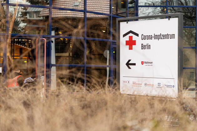 18.01.2021,Berlin,Deutschland,GER,Messe Berlin, Halle 21.Heute beginnt das Impfen gegen Corona auf dem Messegelände am Funkturm. Bis zu 3.800 Menschen können hier täglich bei voller Auslastung geimpft werden.