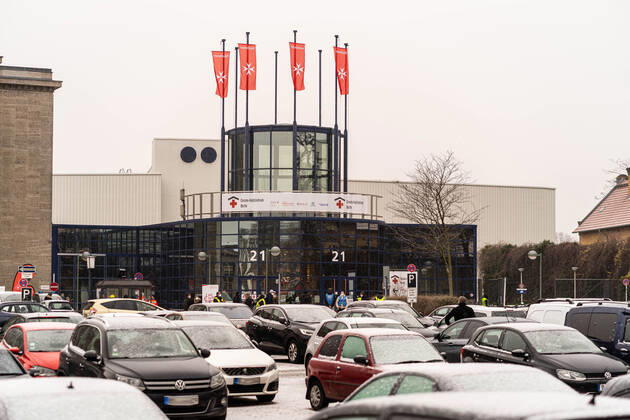 18.01.2021,Berlin,Deutschland,GER,Messe Berlin, Halle 21.Heute beginnt das Impfen gegen Corona auf dem Messegelände am Funkturm. Bis zu 3.800 Menschen können hier täglich bei voller Auslastung geimpft werden.