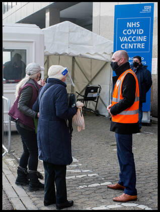 . 18 01 2021. London, United Kingdom. Wembley Vaccine Centre. Covid-19 vaccination centre opens in Wembley  xMartynxWheatleyx xi-Imagesx IIM-21986-0017