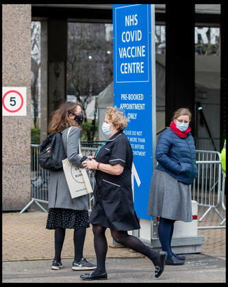 . 18 01 2021. London, United Kingdom. Wembley Vaccine Centre. Covid-19 vaccination centre opens in Wembley  xMartynxWheatleyx xi-Imagesx IIM-21986-0021