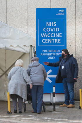 18 01 2021. London, United Kingdom. Covid Vaccine Centre Wembley.  Copyright: xMartynxWheatleyx xParsonsxMediax PAR-7028-0005