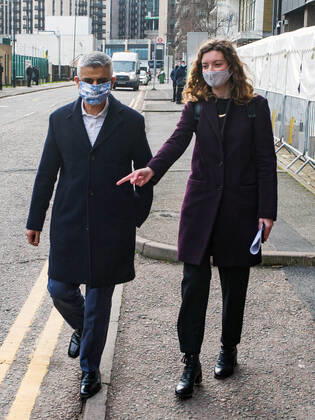 18 01 2021. London, United Kingdom. Covid Vaccine Centre Wembley.  Copyright: xMartynxWheatleyx xParsonsxMediax PAR-7028-0011