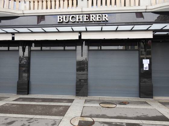 Foto Manuel Geisser 18.01.2021 Coronavirus, Lockdown. Bild: Geschlossenes Bucherer Uhrengeschaeft Luzern