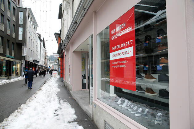 Foto Manuel Geisser 18.01.2021 Baden AG : Schweiz mit zweitem Lockdown . Coronavirus . Ochsner Sport Filiale geschlossen
