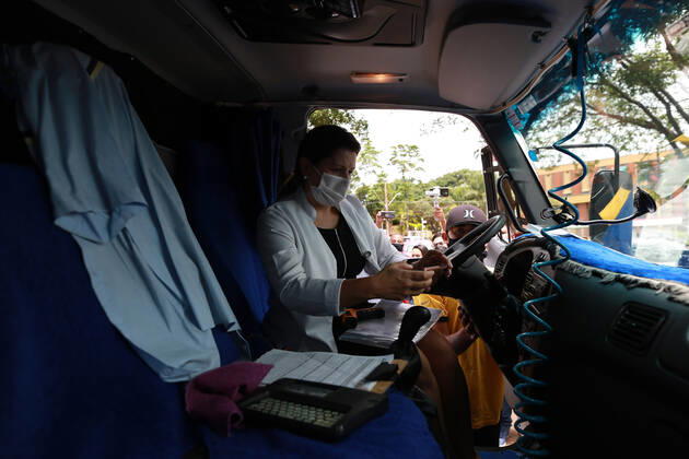 CAMPINAS, SP - 18.01.2021: VACINAS DA CORONAVAC CHEGAM EM CAMPINAS - The Coronavac vaccine arrived at Cecom (Community Health Center) at Unicamp there are 4 thousand vaccines that will be applied to employees of the Health of Campinas (SP). x2019859x  LeandroxFerreira