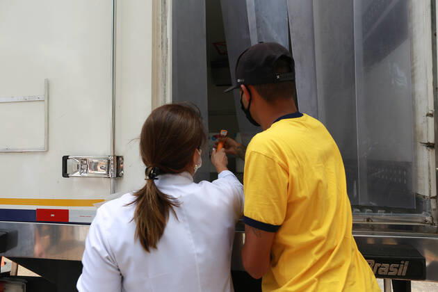 CAMPINAS, SP - 18.01.2021: VACINAS DA CORONAVAC CHEGAM EM CAMPINAS - The Coronavac vaccine arrived at Cecom (Community Health Center) at Unicamp there are 4 thousand vaccines that will be applied to employees of the Health of Campinas (SP). x2019860x  LeandroxFerreira