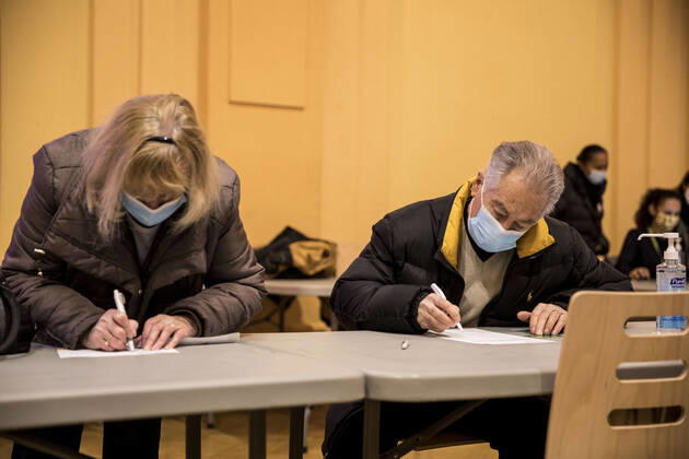 COVID-19 Visite du centre de vaccination de Strasbourg Installe dans la salle municipale de la Bourse prise en charge des personnes de plus de 75 ans et des professionnels de santÃ de plus de 50 ans NEWS : Centre de vaccination de Strasbourg - 18 01 2021 ElyxandroCEGARRA PANORAMIC 