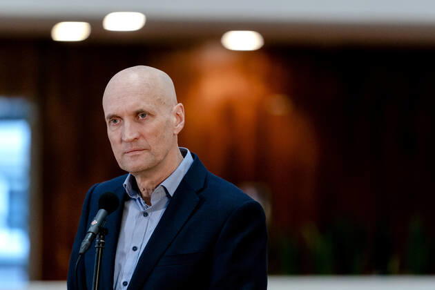ROTTERDAM - Ernst Kuipers, voorzitter van het Landelijk Netwerk Acute Zorg, praat in het universitair ziekenhuis Erasmus MC de pers bij over de huidige stand van zaken op de intensive cares en verpleegafdelingen. ANP SANDER KONING Copyright: xHollandsexHoogtex xxANPx x427225710x