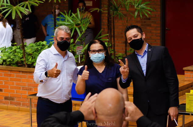 CAMPINAS, SP - 18.01.2021: PRIMEIRA VACINA APLICADA NO HC DA UNICAMP - Application of the first vaccine against covid 19 at Hospital das Clinicas at Unicamp in Campinas. Governor João Doria followed the application. x2019984x  ThersonxMehl
