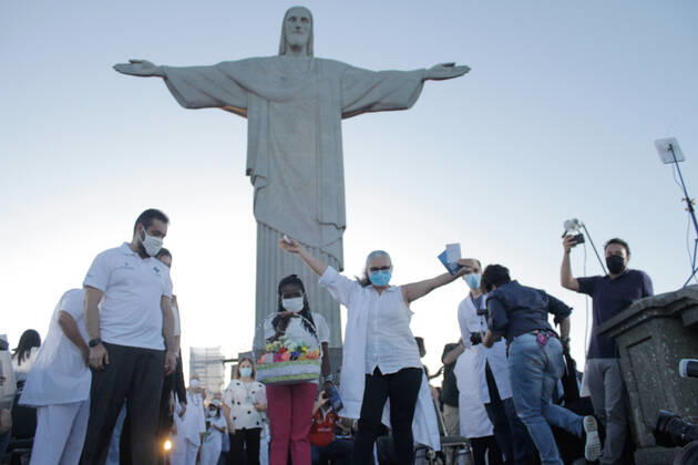 RIO DE JANEIRO, RJ - 18.01.2021: RIO DE JANEIRO INICIA VACINAÇÃO COVID 19 - Rio de Janeiro starts vaccination against COVID-19 at the Cristo Redentor monument in the city of Rio de Janeiro, RJ. x2020120x  LuizxGomes