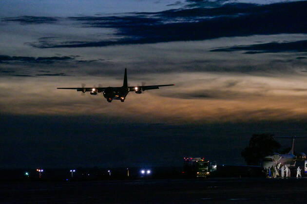 MANAUS, AM - 18.01.2021: VACINA CORONAVAC CHEGA EM MANAUS - Arrival of the vaccine in Manaus (AM), at Ponta Pelada Airport, on Monday night (18). According to Governor Wilson Lima, there are 306 thousand doses of the CoconaVac vaccine for Amazonas. x2020165x  SandroxPereira