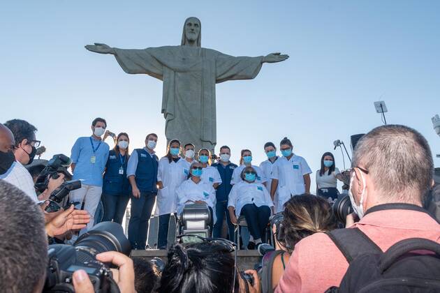 RIO DE JANEIRO, RJ - 18.01.2021: RIO DE JANEIRO INICIA VACINAÇÃO COVID 19 - Rio de Janeiro starts vaccination against COVID-19 at the Cristo Redentor monument in the city of Rio de Janeiro, RJ. x2020172x  CarlosxSanttos
