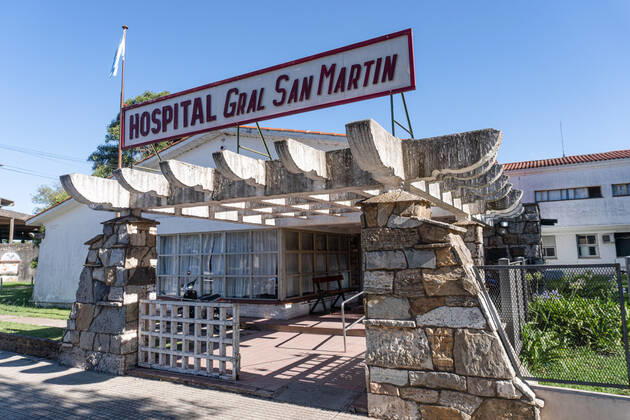 January 19, 2021, Firmat, Santa Fe, Argentina: Entrance to the San Martin Hospital, where the COVID-19 vaccination campaign carries on..The second parcel of the Sputnik V COVID-19 vaccine is being delivered throughout the country to finish the first phase of the vaccination campaign, which involved the immunization of 300,000 healthcare and essential workers. Firmat Argentina - ZUMAs197 20210119_zaa_s197_034 Copyright: xPatricioxMurphyx