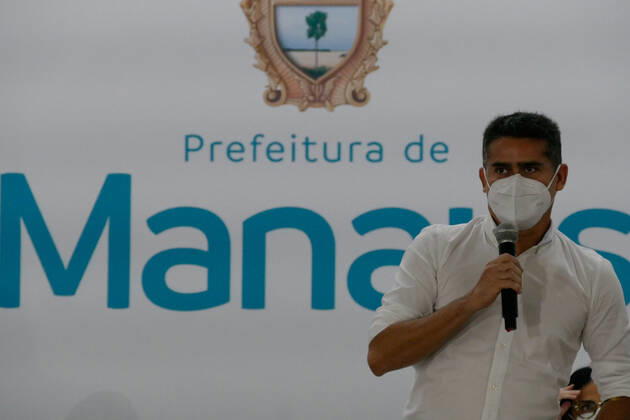MANAUS, AM - 19.01.2021: ABERTURA DE VACINAÇÃO EM MANAUS - Three health professionals are vaccinated in Manaus (AM), at the opening of the vaccination campaign against Covid-19, this Tuesday morning (19), in the auditorium of the Manaus City Hall. In the photo, David Almeida, Mayor of Manaus. x2020374x  SandroxPereira