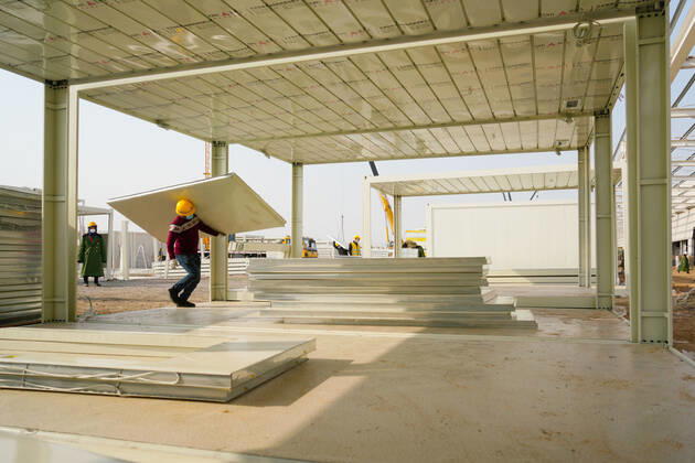 (210119) -- SHIJIAZHUANG, Jan. 19, 2021 () -- Workers build a COVID-19 quarantine center in Nangong City, north China s Hebei Province, Jan. 19, 2021. () CHINA-HEBEI-NANGONG-COVID-19-QUARANTINE CENTER-CONSTRUCTION (CN) Xinhua 