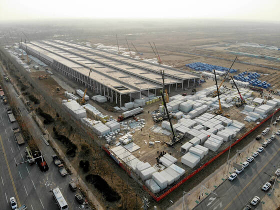 (210119) -- SHIJIAZHUANG, Jan. 19, 2021 () -- Aerial photo taken on Jan. 19, 2021 shows a COVID-19 quarantine center under construction in Nangong City, north China s Hebei Province. () CHINA-HEBEI-NANGONG-COVID-19-QUARANTINE CENTER-CONSTRUCTION (CN) Xinhua 