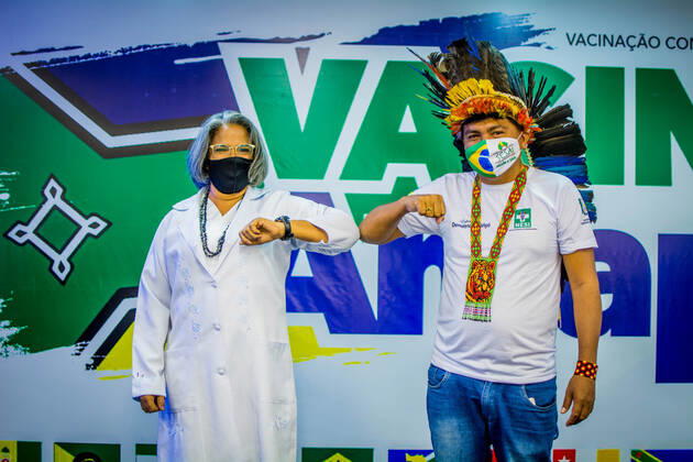 News Bilder des Tages MACAPÁ, AP - 19.01.2021: BEGINNING OF VACCINATION IN AMAPÁ - At 11 am, on the dot, this Tuesday (19) the first vaccine against Covid-19 in Amapá was applied. Nurse Kátia Regina Marinho de Araújo, 58 years old, working in health for 3 decades, received the dose in a ceremony at the Palácio do Setentrião, seat of the state government. Then, the indigenous Demétrio Amisio, 46, also a nurse, was vaccinated. x2020435x MaksuelxMartins