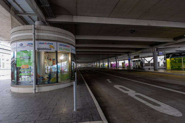 Stuttgart Themenbilder: Flughafen Stuttgart in Zeiten der Corona-Pandemie, 19.01.2021, Themenbilder: Flughafen Stuttgart in Zeiten der Corona-Pandemie, leere Bus Bahnhof Stuttgart Messe, 19.01.2021, Copyright: xEIBNER DROFITSCHx EP_ddh