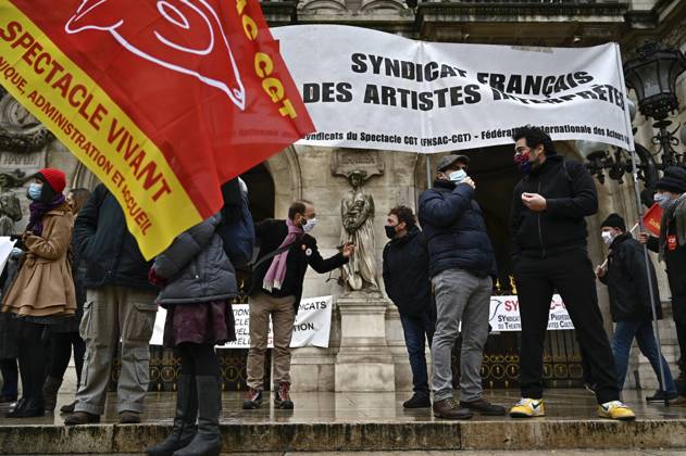 Gathering of professionals from the Entertainment, Film and Audiovisual sectors in front of the closed Opera House, at the call of the CGT-Spectacle, to denounce the government s policy and the lack of support for the cultural sector, in Paris on January 19, 2021.  JulienxMattiax xLexPictorium LePictorium_0240459