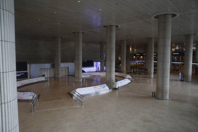 (210120) -- TEL AVIV, Jan. 20, 2021 -- An empty departure hall is pictured at Ben Gurion International Airport near Tel Aviv, Israel, Jan. 19, 2021. Israel s cabinet decided on Tuesday to extend by 10 days a weeks-long nationwide lockdown to curb the spread of the COVID-19 pandemic. The ministers voted in favor of extending the tight lockdown until Jan. 31, according to a cabinet statement. The cabinet also decided that travelers entering the country will be required to present a negative coronavirus test taken within 72 hours before their flight. (Photo by Gil Cohen Magen Xinhua) ISRAEL-TEL AVIV-AIRPORT-COVID-19 ShangxHao 