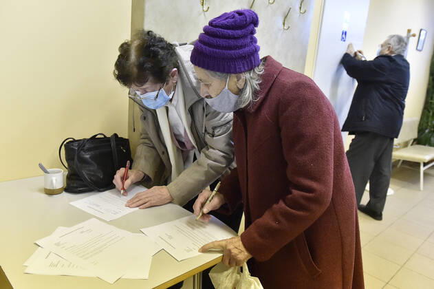 The South Moravian Region starts vaccination of people aged over 80 against coronavirus in Tesany, Czech Republic on January 20, 2021. (CTKxPhoto VaclavxSalek) CTKPhotoP202101200243001  sal 16