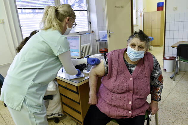 The Zlin Region starts vaccination of people aged over 80 against coronavirus in Kromeriz Hospital, Czech Republic on January 20, 2021. (CTKxPhoto DaliborxGluck) CTKPhotoP202101200278101  dg 003
