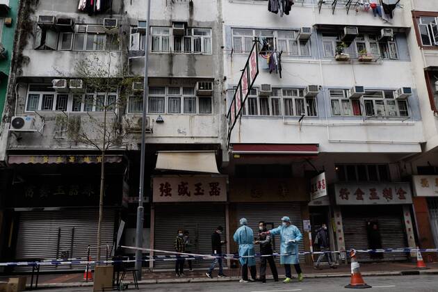 January 20, 2021, Hong Kong, CHINA: Streets in Yau Ma Tei is sealed off by police cordon prohibiting citizens from entering virus affected buildings in the designated zone, where cluster explosion have occurred consecutively in last 4 days among ethnic minority communities who are living under poor condition.Jan-20,2021Hong Kong.ZUMA Hong Kong CHINA - ZUMAl137 20210120_zap_l137_016 Copyright: xLiauxChung-renx
