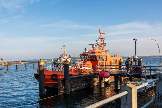 Impressionen aus Kiel Der Tiessenkai in Kiel-Holtenau am Eingang zur Kieler Schleuse in den Nord-Ostsee-Kanal