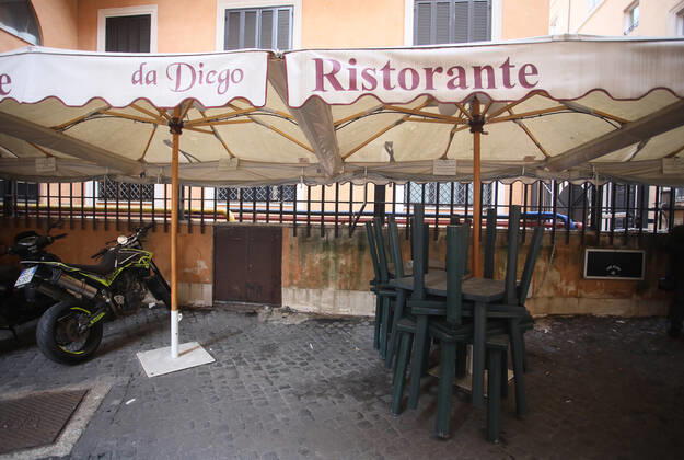 Rome, Shops and commercial activities in the center of Rome closed due to government restrictions caused by the Covid 19 Pictured pandemic:  Copyright: xPieroxTenaglix xIPAx xPieroxTenaglix