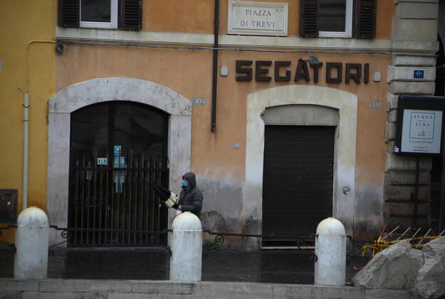 Rome, Shops and commercial activities in the center of Rome closed due to government restrictions caused by the Covid 19 Pictured pandemic:  Copyright: xPieroxTenaglix xIPAx xPieroxTenaglix