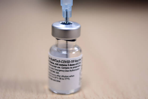 BIONTECH PFIZER CORONA COVID 19 Impfung im JOHANNITER Senioren Stift Meerbusch am 20.01.2021 in Meerbusch