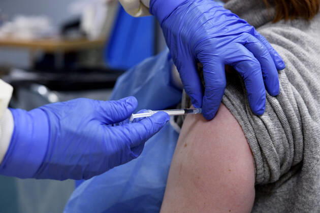 BIONTECH PFIZER CORONA COVID 19 Impfung im JOHANNITER Senioren Stift Meerbusch am 20.01.2021 in Meerbusch