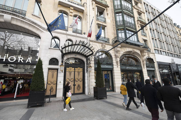 Devanture de l Hotel Marriott NEWS : Magasins des Champs ELysees - Paris - 20 01 2021 JBAutissier Panoramic 