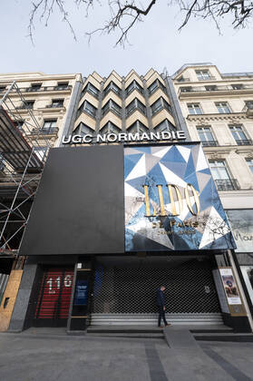 Devanture du Lido et du Cinema UGC Normandie NEWS : Magasins des Champs ELysees - Paris - 20 01 2021 JBAutissier Panoramic 