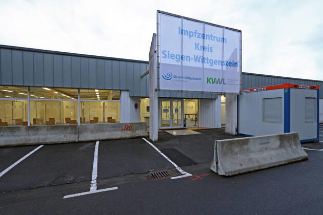 Das Gebaeude des Impfzentrums vom Kreis Siegen-Wittgenstein in Eiserfeld Corona Impfzentrum am 20.01.2021 in Siegen Deutschland.